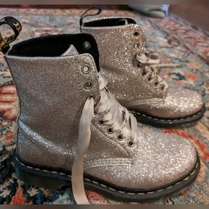 Dr Martens 1460 Pascal Glitter Boots -gold